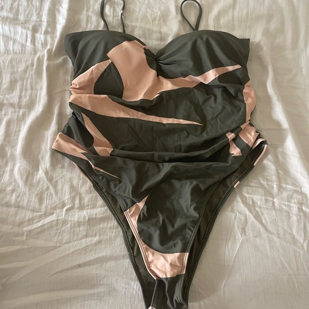 One piece swimsuit
